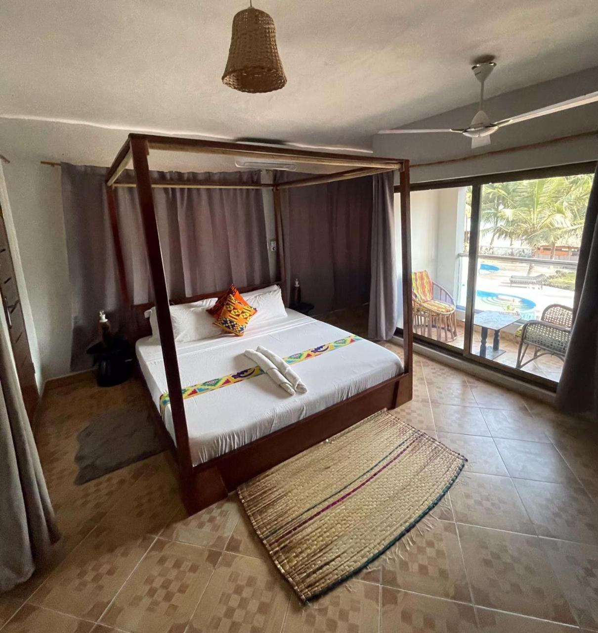 Afiki Hotel Elmina Exterior foto
